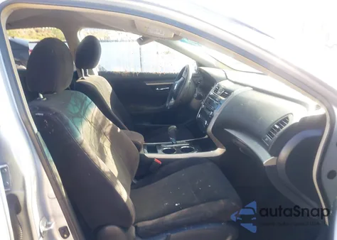 2013 Nissan Altima 2.5 S z USA, uszkodzony, nr VIN 1N4AL3AP9DN556279